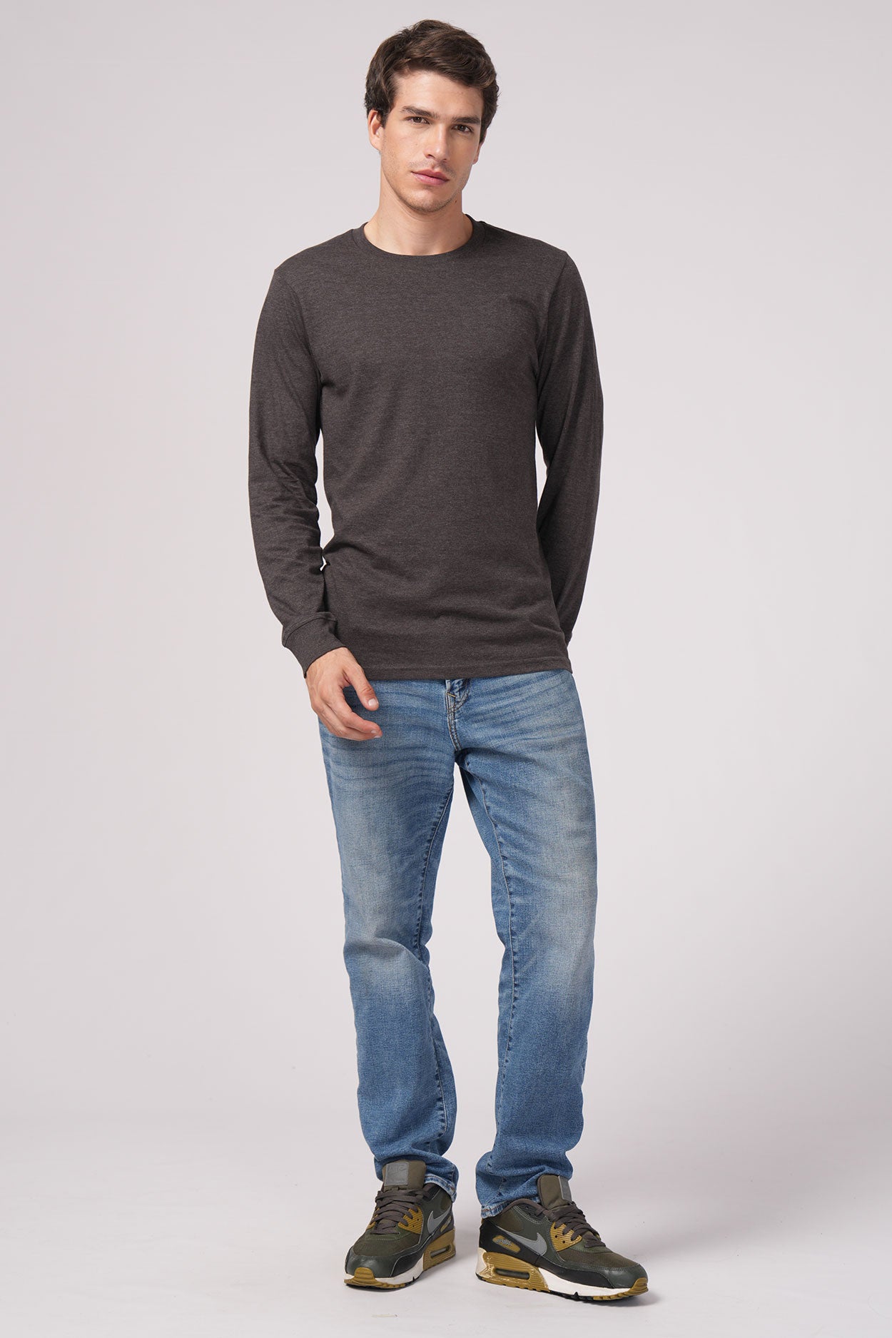 901 – ADULT UNISEX LIGHT WEIGHT L/S DELUXE TEE