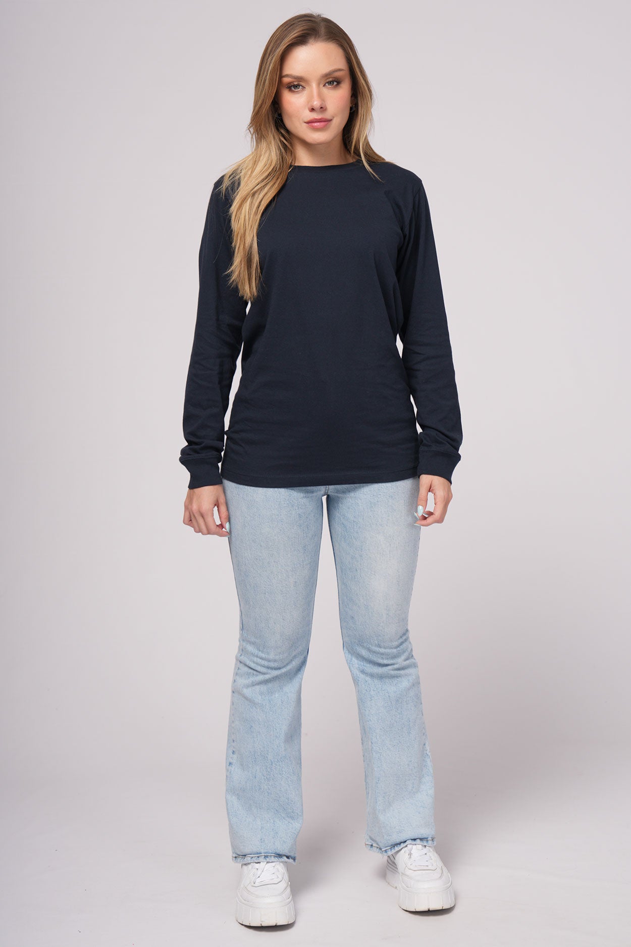 901 – ADULT UNISEX LIGHT WEIGHT L/S DELUXE TEE