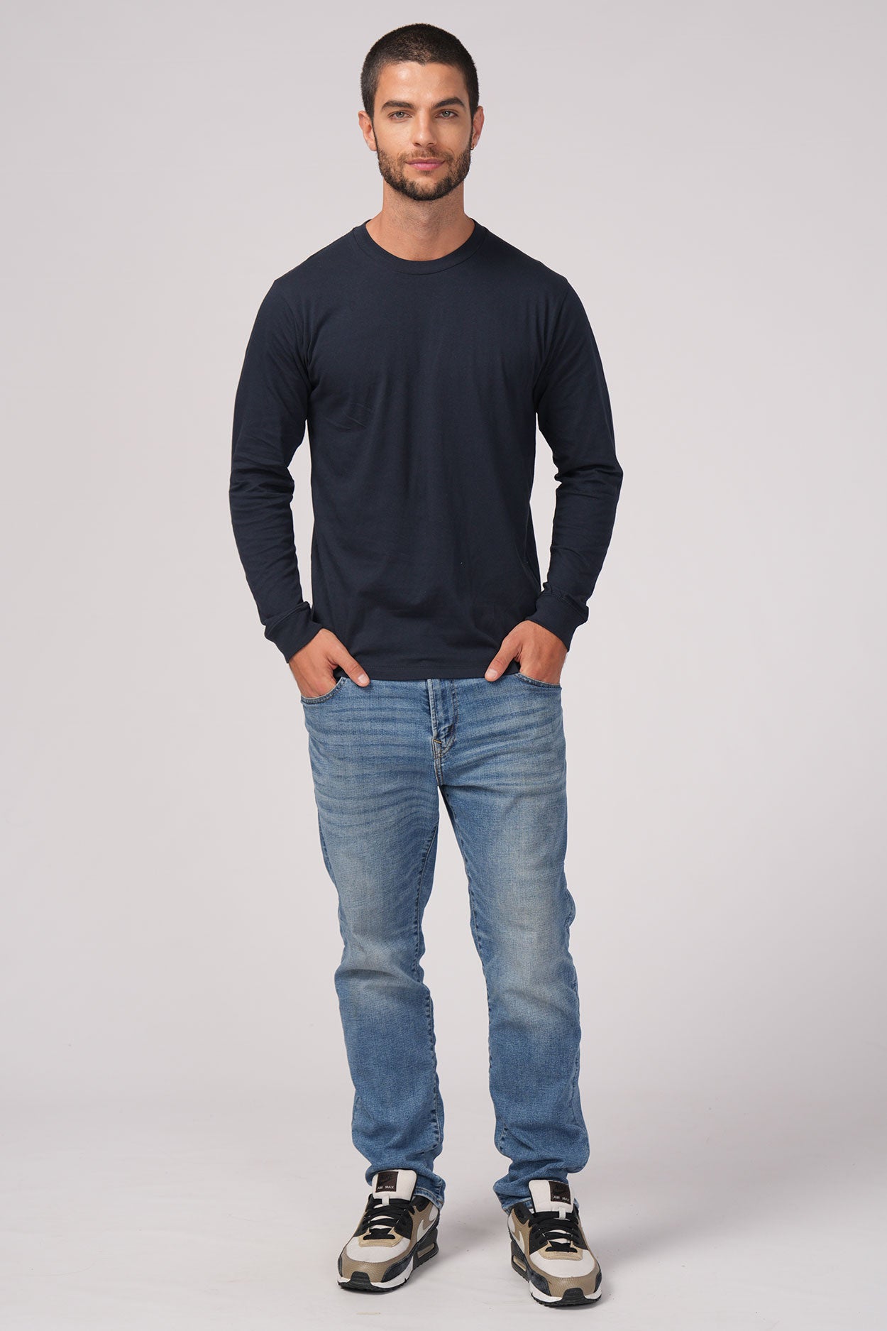 901 – ADULT UNISEX LIGHT WEIGHT L/S DELUXE TEE